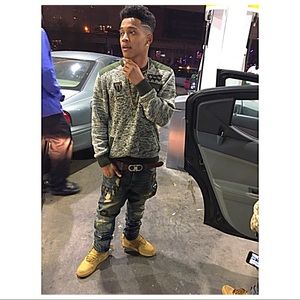 Meet your Posher, Khalik